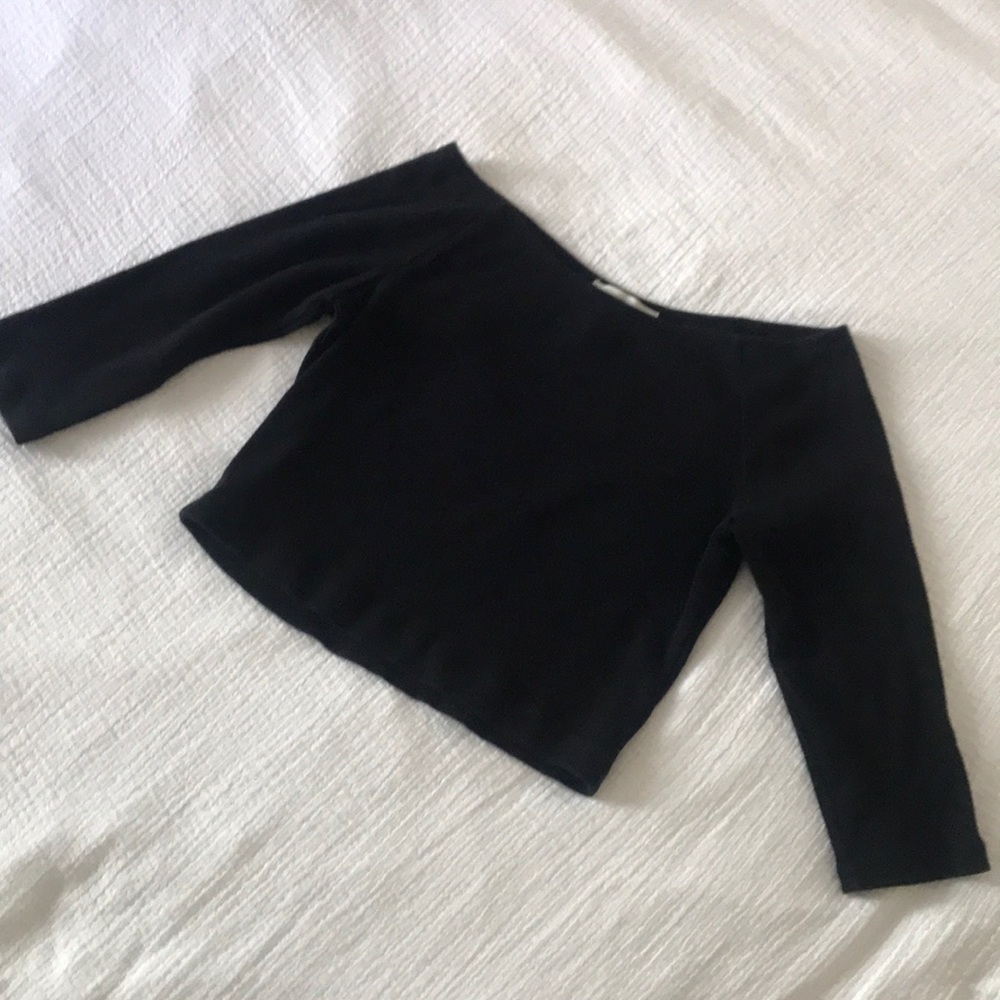 Off the Shoulder Black Longsleeved Crop Top